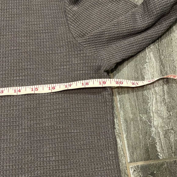 RIPZONE HEATHER GRAY 3-BUTTON HENLEY MEN SIZE M (NWT) - Picture 4 of 7